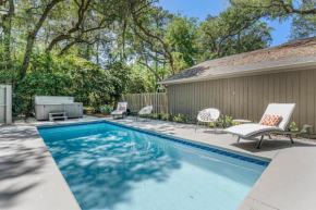 Private Oasis with Pool - Pet Friendly - Fully Fenced Yard - 3 Pender Lane